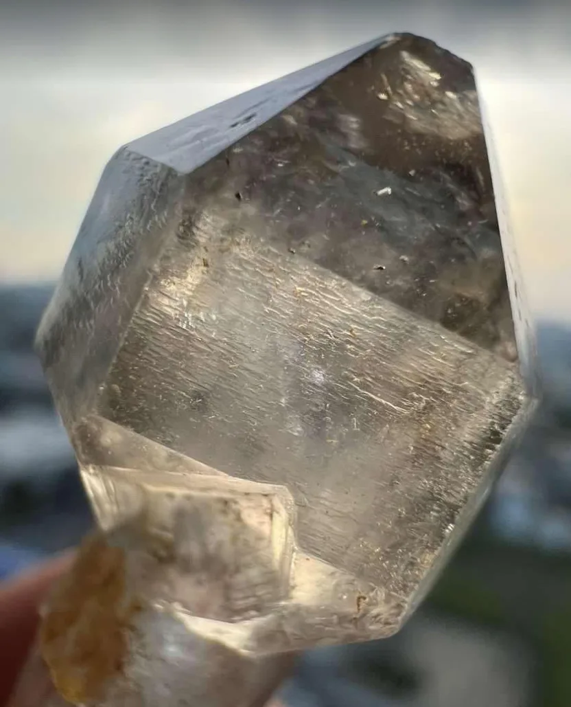 Scepter Quartz รูปทรงคล้ายคทา