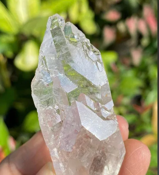 Cathedral Quartz ผลึกหลายปลายสูงต่ำต่างระดับ
